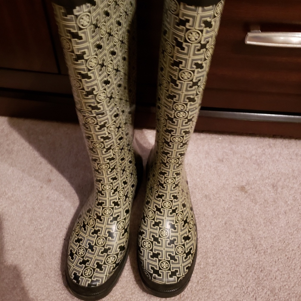 Authentic tory burch rain boots size 9